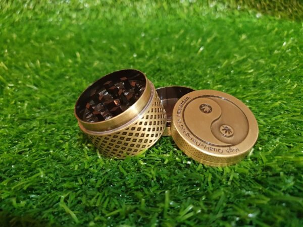 WhatsApp Image 2025-06-19 at 14.16.49_f41ad1d1 Spice 1.6 Inch 3 Part Top and Side Engraved Metal Grinder