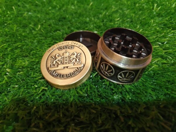 WhatsApp Image 2025-06-19 at 14.16.51_1fc17b3d Spice 1.6 Inch 3 Part Top and Side Engraved Metal Grinder