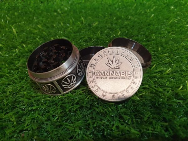 WhatsApp Image 2025-06-19 at 14.16.53_5b402387 Spice 1.6 Inch 4 Part Top and Side Engraved Metal Grinder